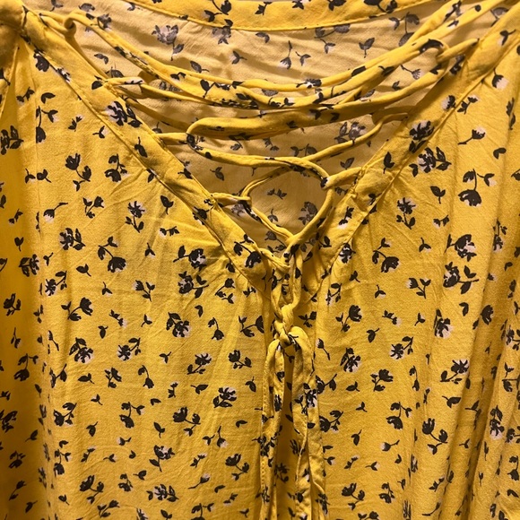 Yellow Corset-Back Spaghetti Strap 💛💙 - Picture 3 of 4